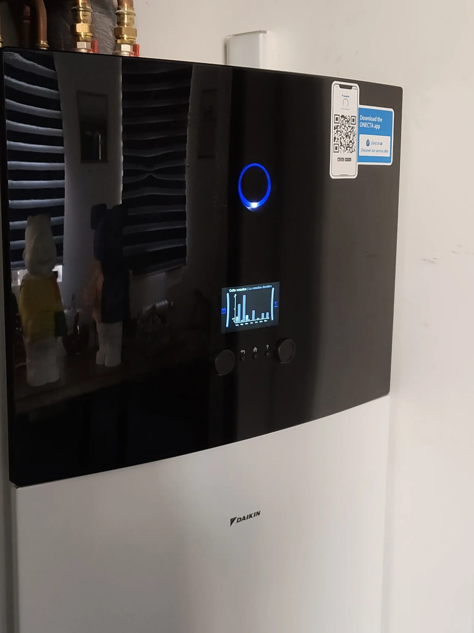 Façade du module intérieur Daikin avec son écran de pilotage connecté